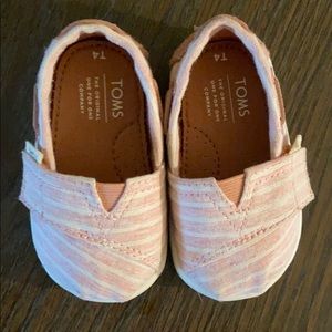 Baby girl Toms